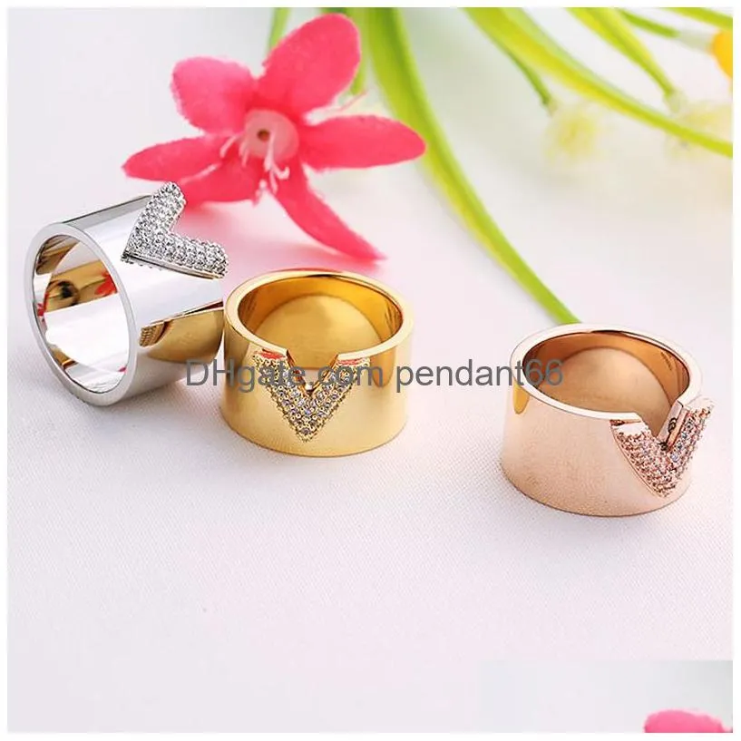 classic luxury diamond v ring fashion designer mens and womens crystal wedding rings 316l titanium plated 18k gold jewelry