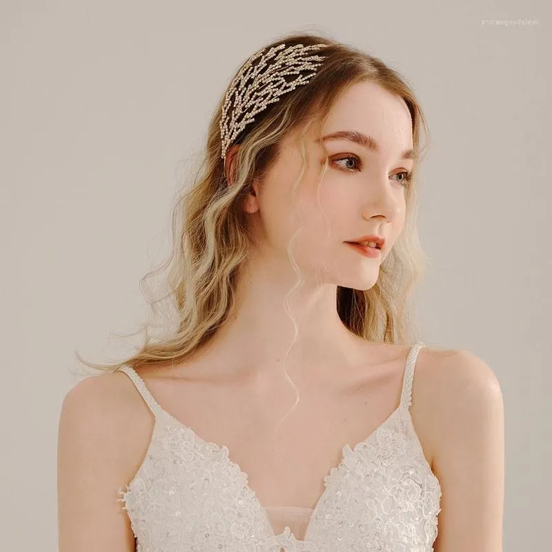 Hair Clips Itacazzo Bridal Headwear Handmade Rhinestone Flower Band Crystal Wedding Fashion Women`s Party Birthday Gift