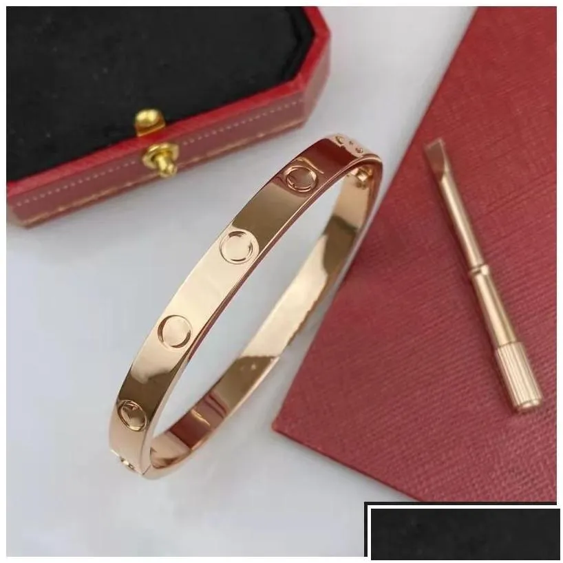 Cuff 2023 New Brand Classic Designer Bracelet European Fashion Couple For Women High Quality 316L Titanium Steel Drop Delivery Jewelry