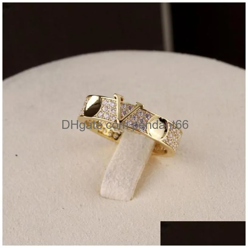 2022 luxury v full diamond ring high quality stainless steel ring for men women fashion couples 18k gold plated jewelry