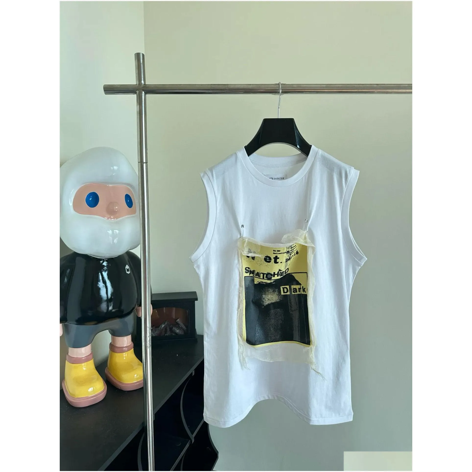 Men`s Plus Tees & Polos t-shirts Custom woven and dyed fabric with comfortable and soft texture. Embroidered graffiti letter on the chest, loose