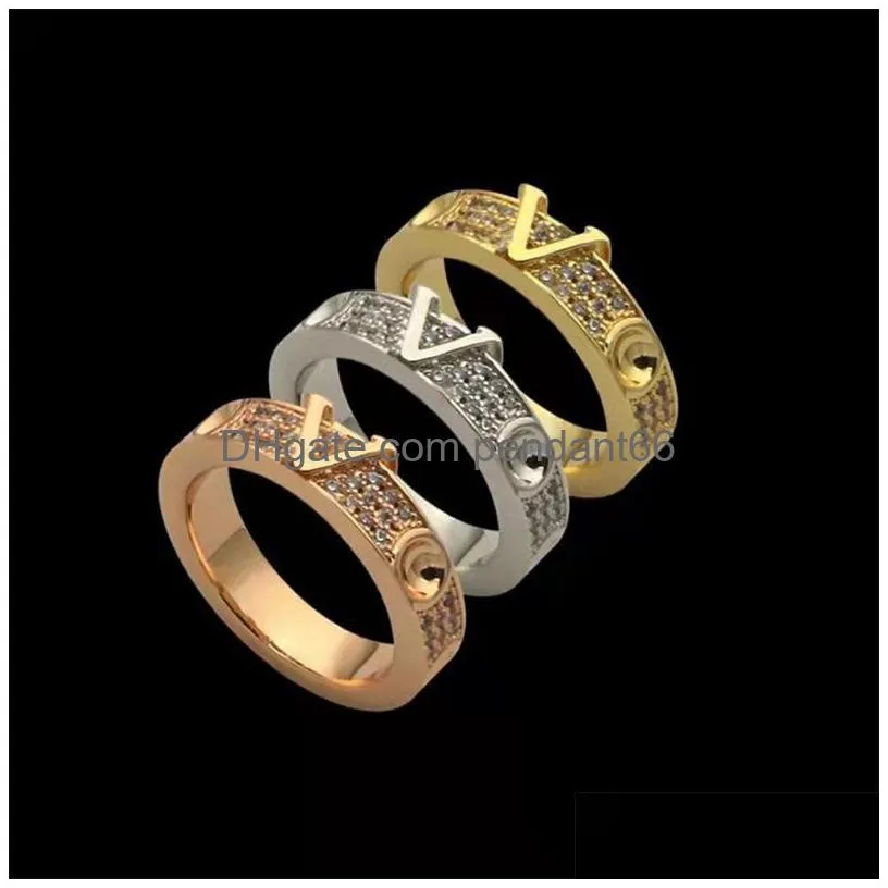 2022 luxury v full diamond ring high quality stainless steel ring for men women fashion couples 18k gold plated jewelry