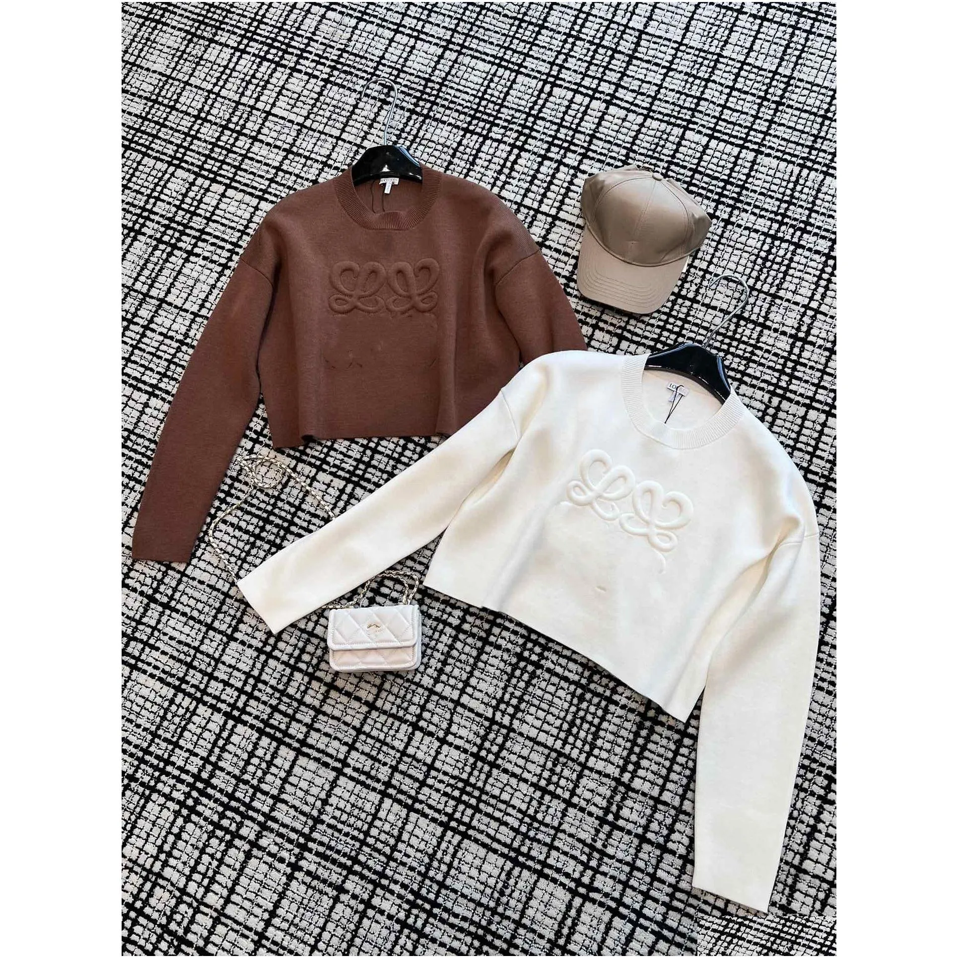 2023 New Europe women and mens designer sweaters retro classic luxury sweatshirt men Arm letter embroidery Round neck comfortable high-quality jumper