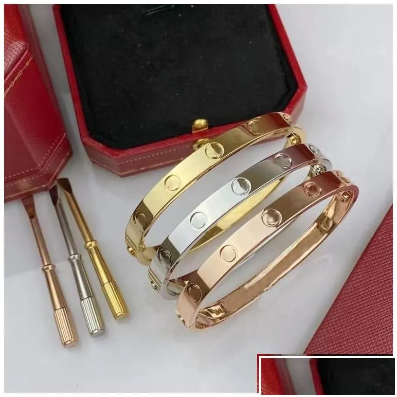 Cuff 2023 New Brand Classic Designer Bracelet European Fashion Couple For Women High Quality 316L Titanium Steel Drop Delivery Jewelry