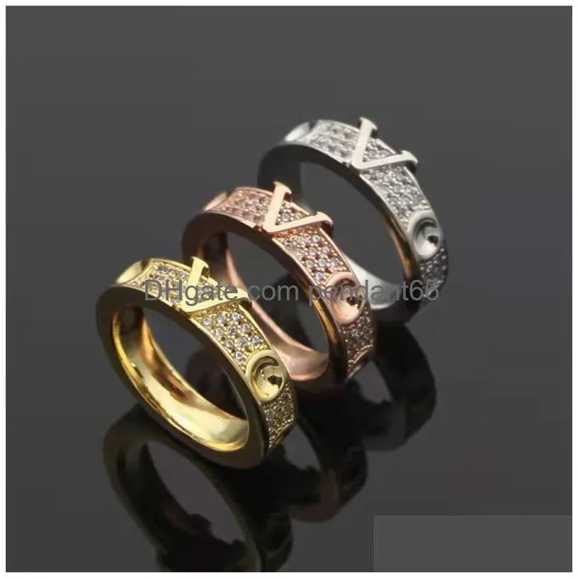 2022 luxury v full diamond ring high quality stainless steel ring for men women fashion couples 18k gold plated jewelry