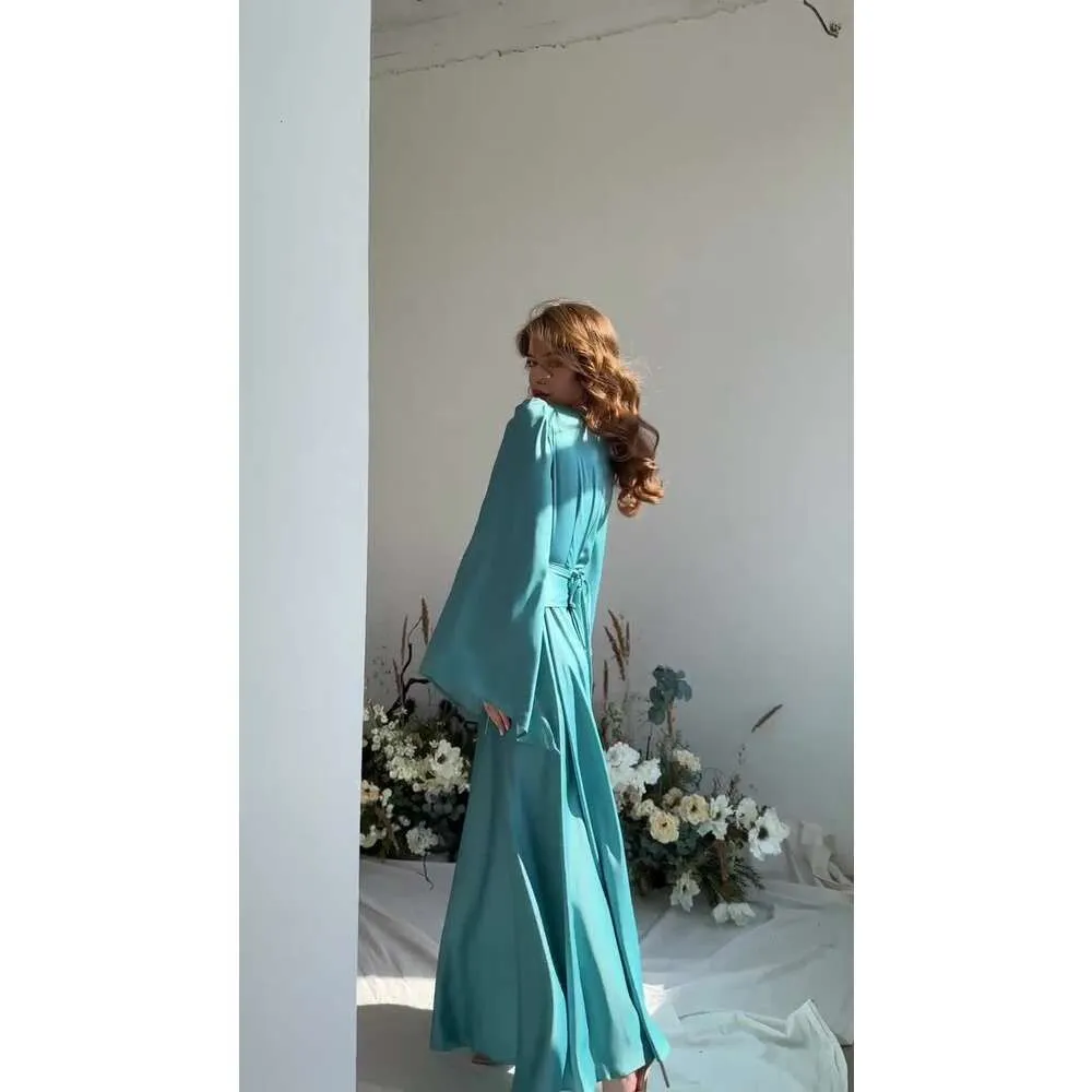 Retro V Neck Puffsleeved Long Strappy Diamondencrusted Waist Slimming Bell-sleeved Celebrity Dress Elegant Women FZ030485