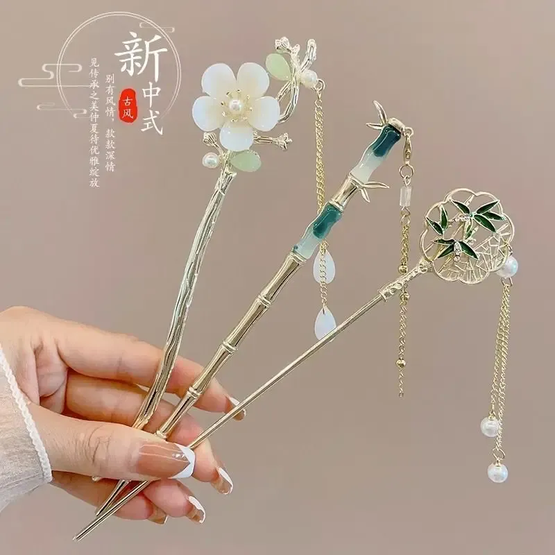 Hair Clips 2024 Metal Hairpin Women`s Chinese Cheongsam Elegant Step Tassel Antique Accessories