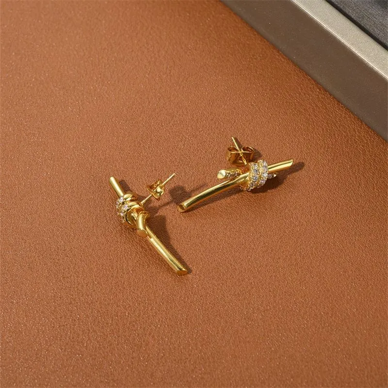 Season`s New Geometric Cross Retro Rope Knot Stud Earrings Knotted Niche 18K Gold Plated Diamond Fashion Jewelry Gift