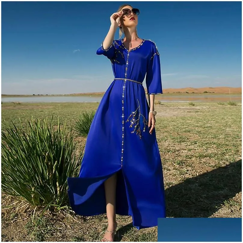 Basic & Casual Dresses Dubai Luxury Rhinestone Abaya Fashion Party Maxi Dress Moroccan Evening Gowns Muslim Women Loose Robe Kaftan D Dhakv