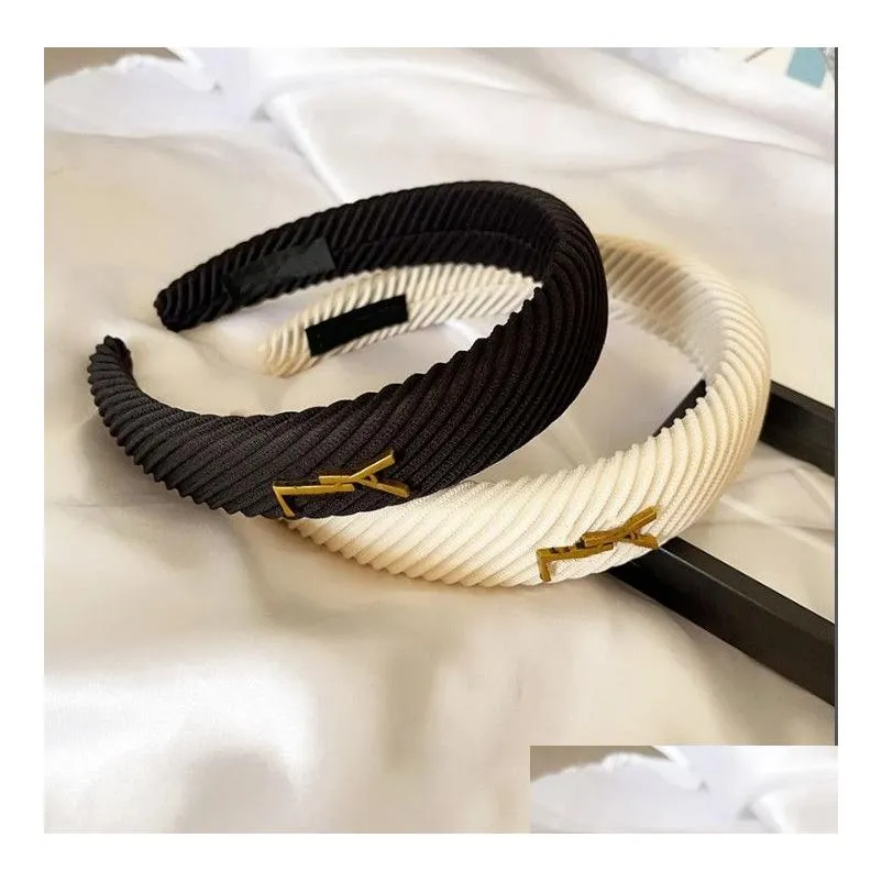 2023 New Luxury Designer Stripe Fabric Headband Womens Hair Elastic Headband Sports Fitness Very Fashion Black White Optional Party Gift