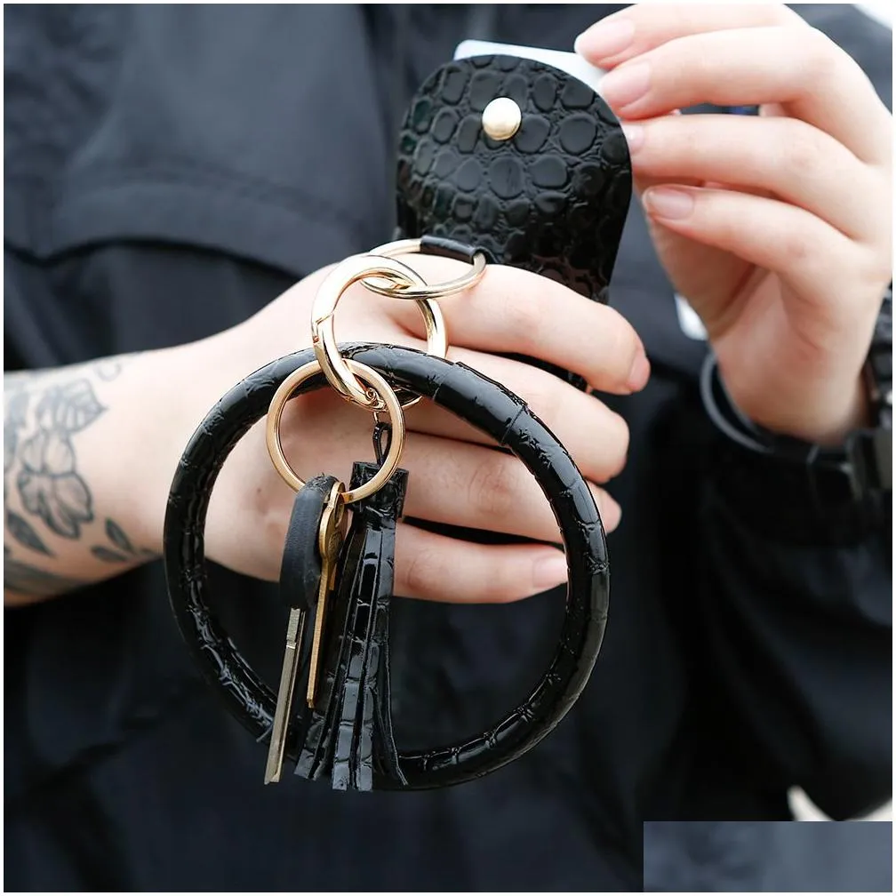 Key Rings Selling Large Circle Ring Bracelet Monogrammed Leather Wristlet Keychain Bangle Keyring Holder With Mini Bags Drop Delivery Dhkcm