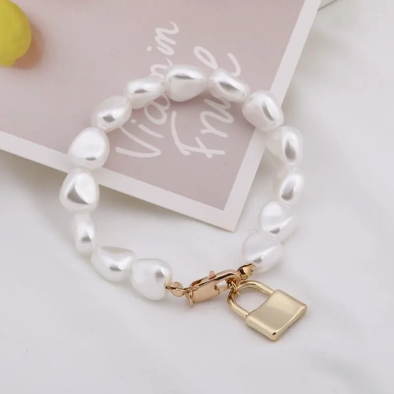 Charm Bracelets Full Baroque Pearl Bracelet For Women Fashion Luxury Lock Charms Beauty Avatar Brand Hand Statement Jewelry Z452