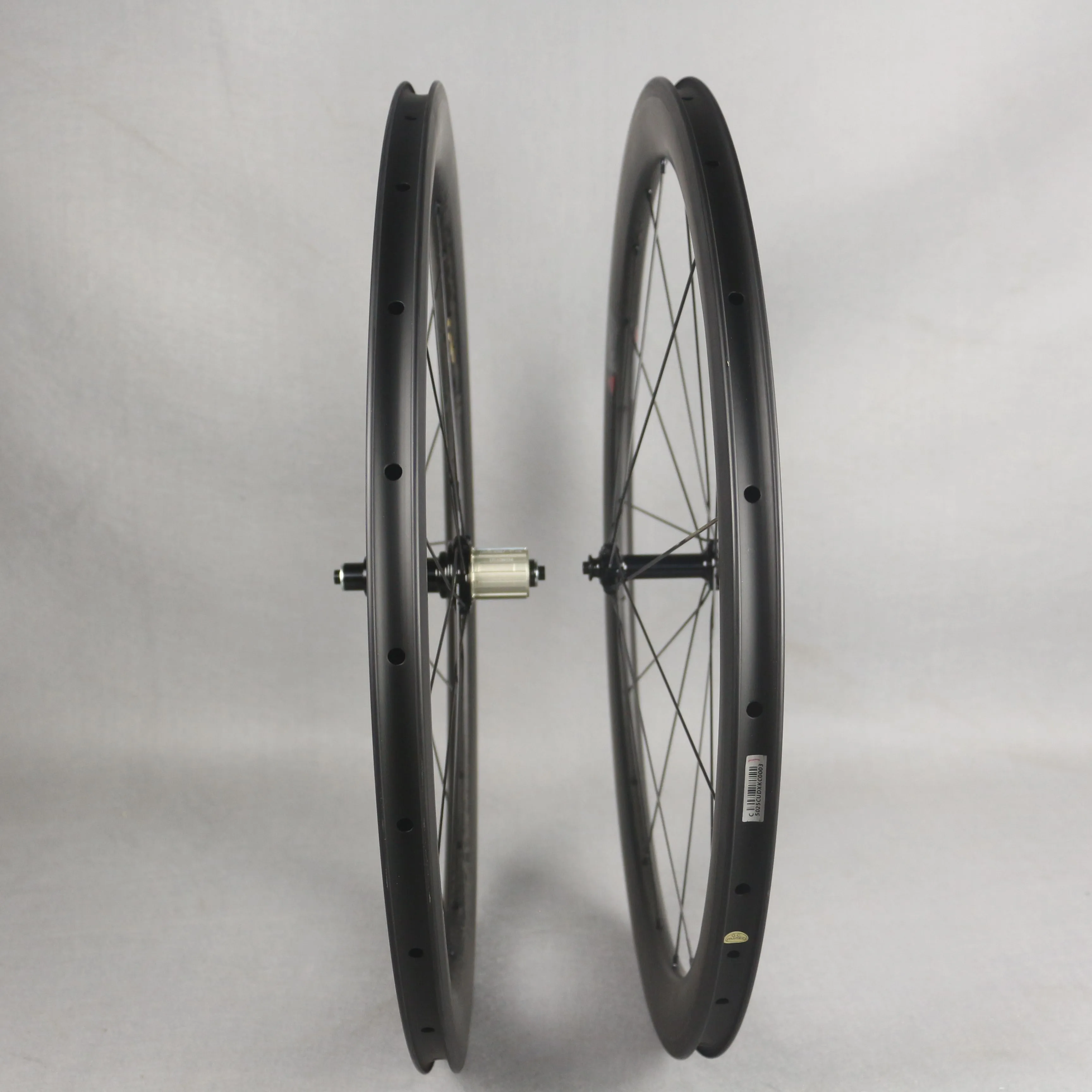 taiwan factory light weight carbon wheel set for 700c road bike carbon fiber bicycle wheelset carbon road bike