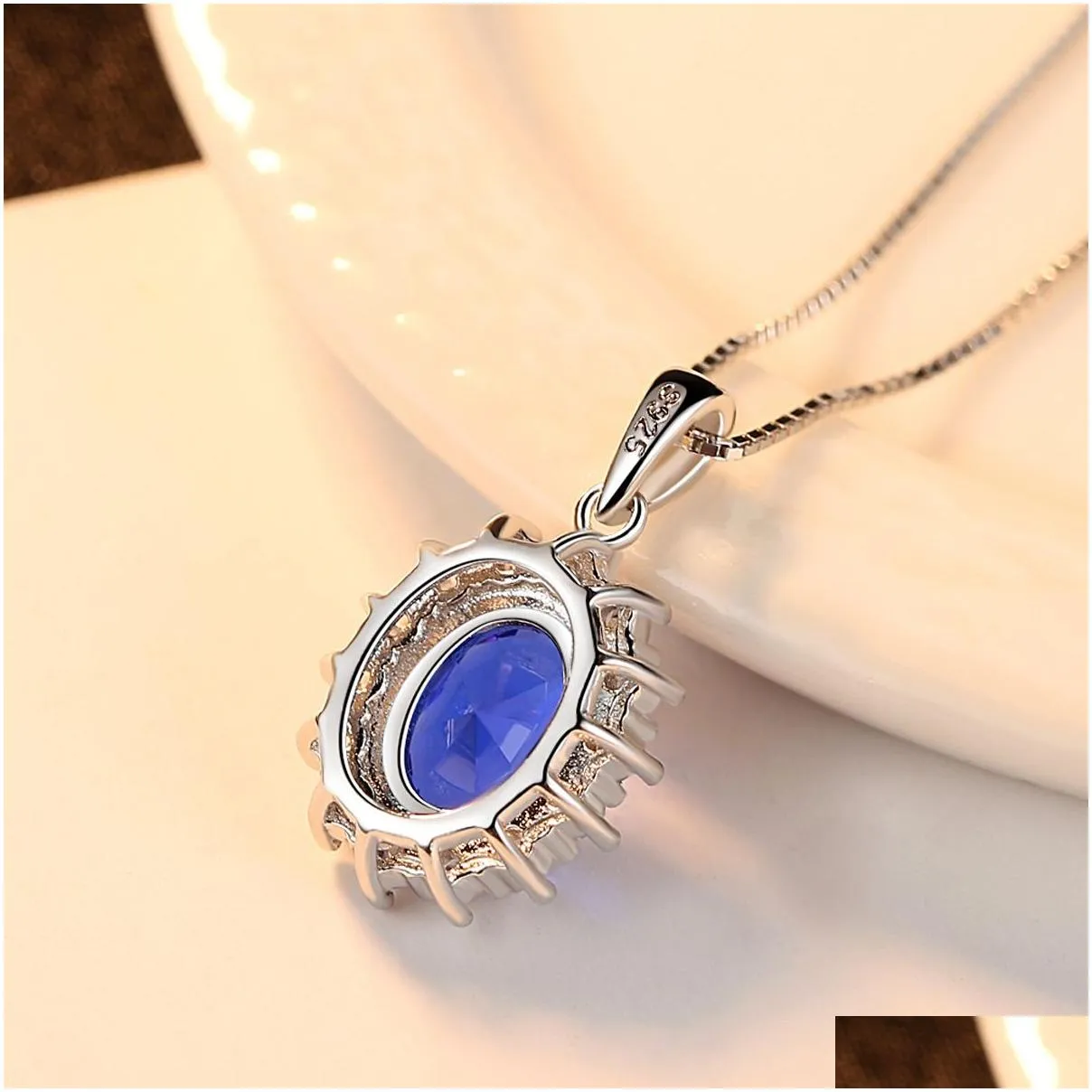 Pendant Necklaces Womens Unique Blue Topaz Jewelry Classic 925 Sterling Sier Oval Shape Diamond Wedding Necklace Drop Delivery Pendant Dhmkg