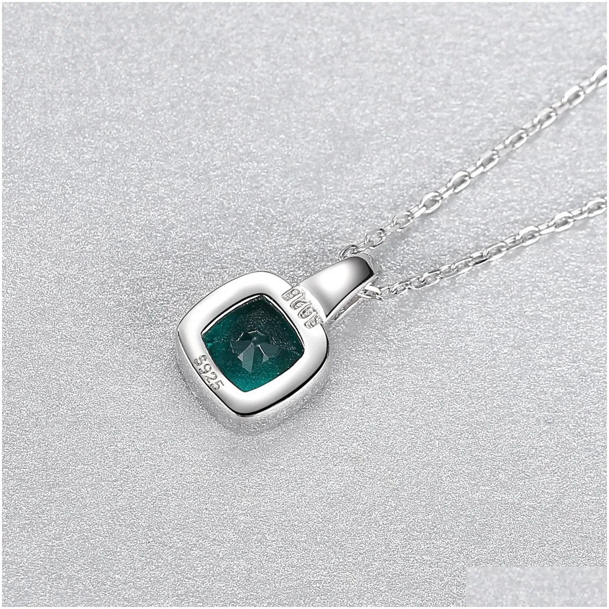 Pendant Necklaces Custom Sparkling Delicate Emerald Gemstone Necklace 925 Sterling Sier Square Jewellery Drop Delivery Jewelry Pendant Dhrbg