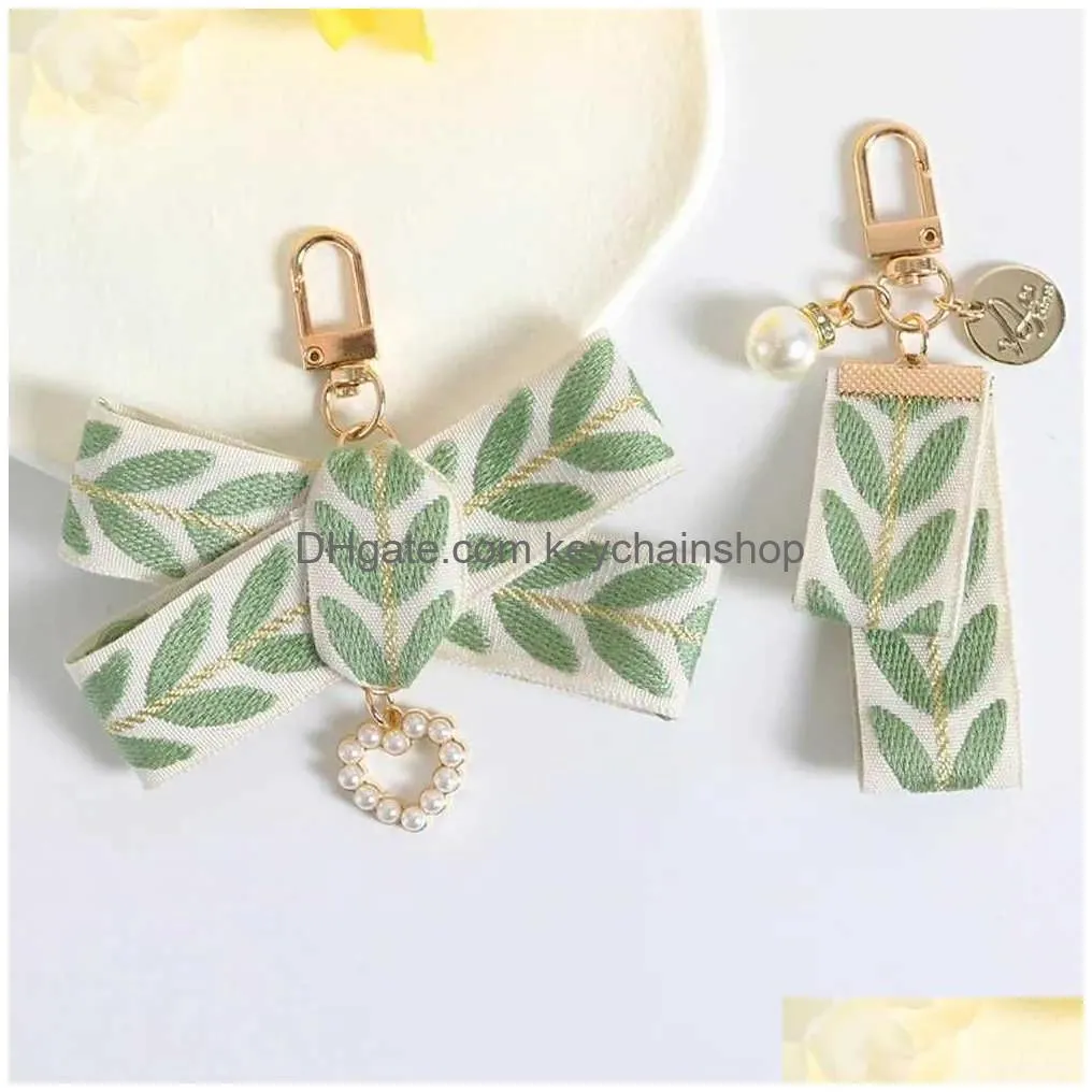 Keychains & Lanyards 2Pcs Elegant Leaf Pattern Wristlet Keychain Cute Shell Pendant With Keyrings And For Women Keys Phones Wallets D Dhx3I