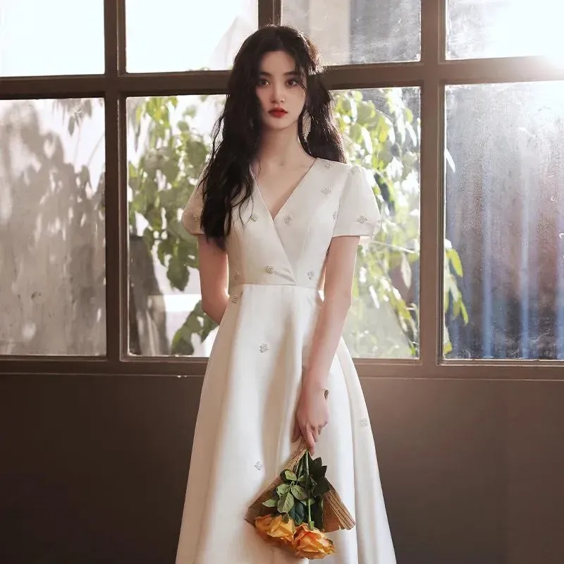 Ethnic Clothing Women V-neck White Satin Beading Wedding Dresses 2023 Elegant Short Sleeve A-line Party Gowns Bride Toast Vestidos