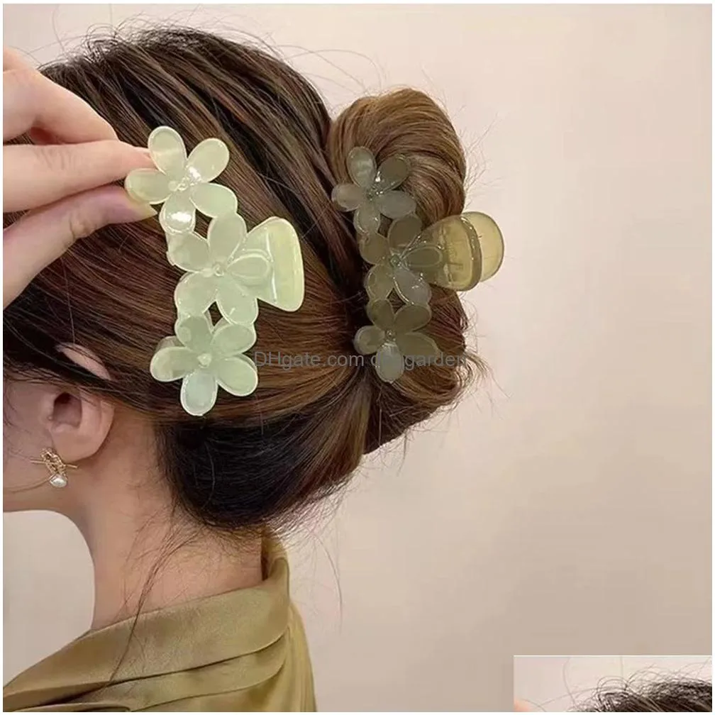 Clamps Korean New Fashion 9Cm Medium-Size Plastic Hair Clip Claw Simple Jelly Scrub Color Flower Shark Accessories Drop Del Dhgarden Dhshb