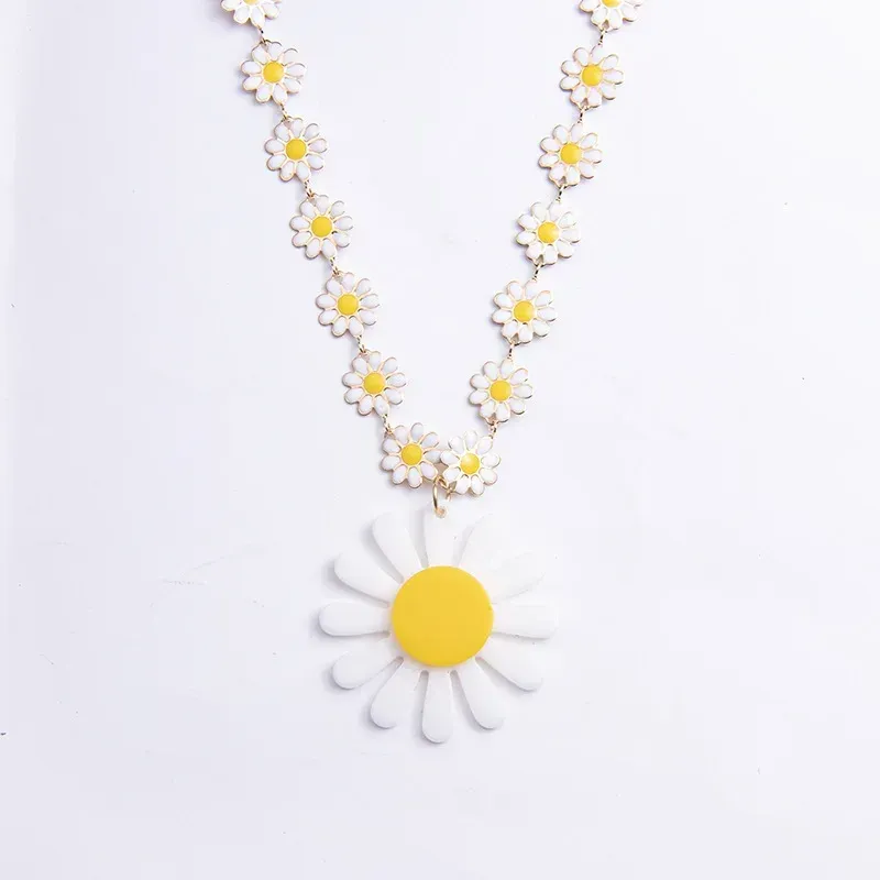 Chains Colorful Delicate Sunflower Acrylic Pendant Necklace For Women Girls Autumn Winter Handmade Metal Geometric Sweater