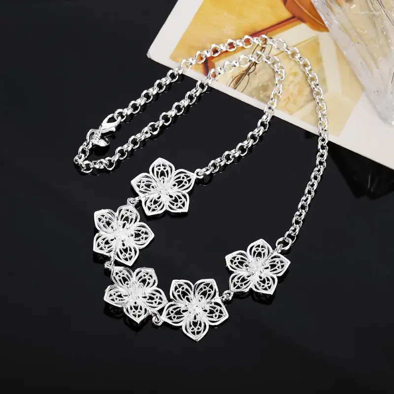 Chains Luxury Designer 925 Sterling Silver Beautiful Flowers Pendant Necklace For Woman Party Wedding Jewelry Christmas Gifts
