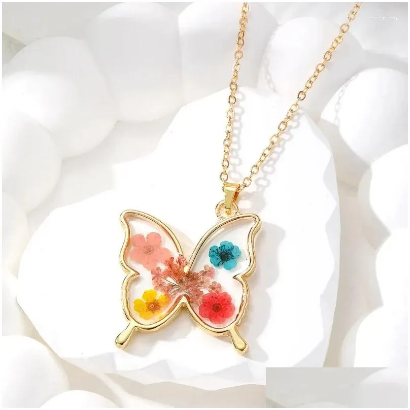Chains Colorful Dried Flower Butterfly Shaped Pendant Necklace For Women Girls Sweet Delicate Resin Geometric Neckalce Jewelry