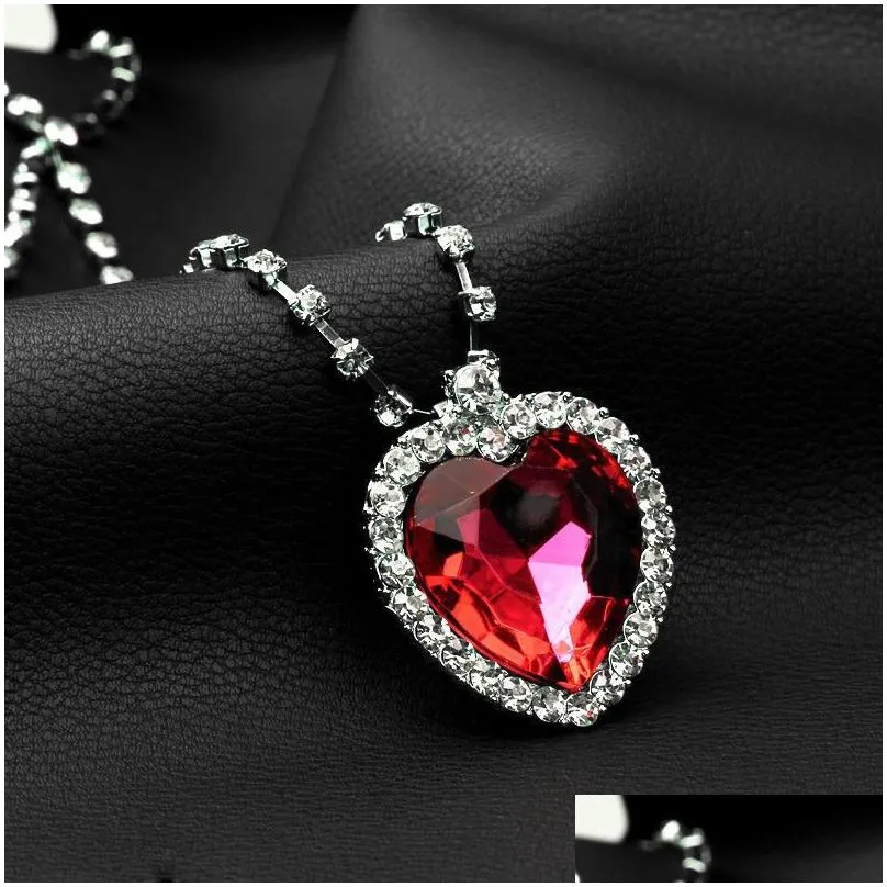 Pendant Necklaces Selling Titanic Necklace The Heart Of Ocean Diamond Crystal Chain Luxurious For Drop Delivery Jewelry Pendants Dhmru