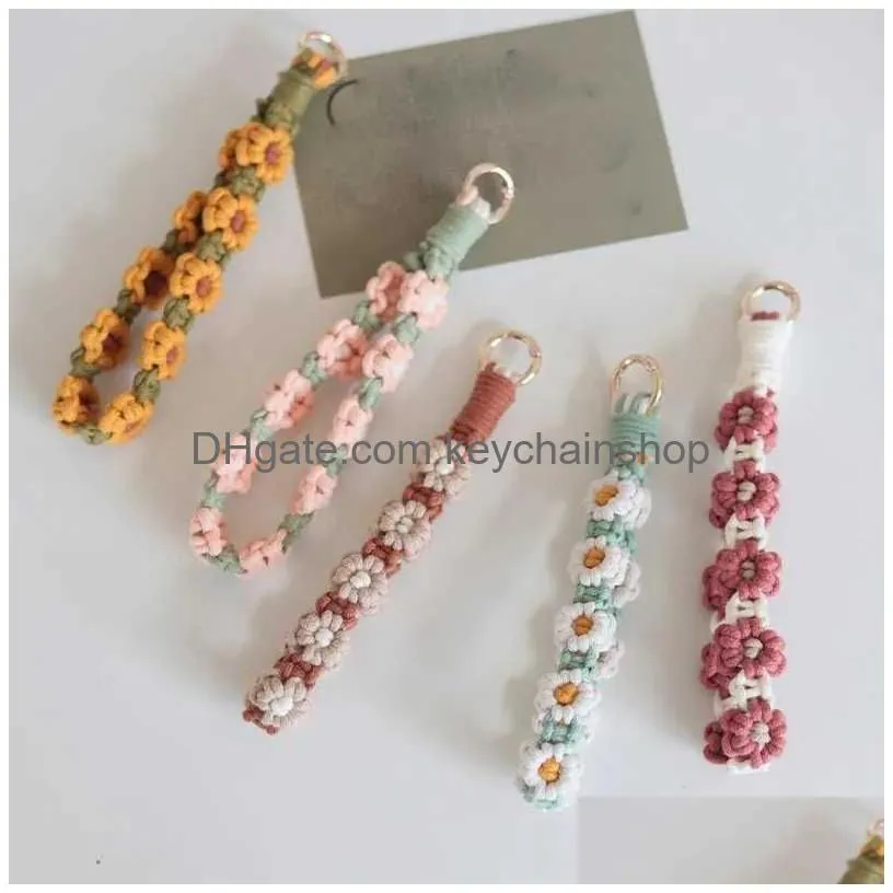 Keychains & Lanyards 2Pcs Daisy Flower Wristlet Keychain Boho Key Wrist Bracelet Keyring Purse Backpack Charm Cloghet R231005 Drop De Dhnmi