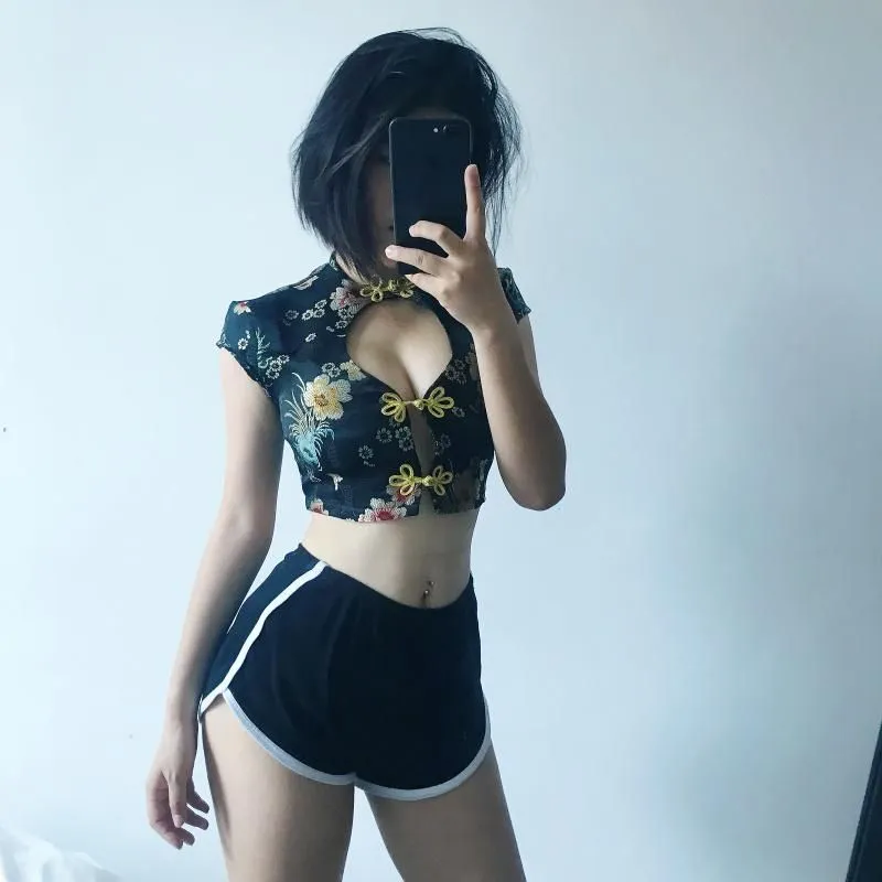 Women`s T-Shirt Sexy Chinese Floral Embroidery Cropped Tee Fashion Women Deep Cut Vintage Crop Top Femme Short Elegant Ladies