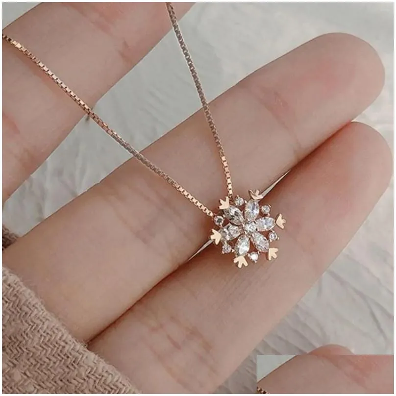 Chains Glitter Luxury Temperament Snowflake Pendant Necklace Women Clavicle Chain French Style Exquisite Bridal Ear Jewelry Collares