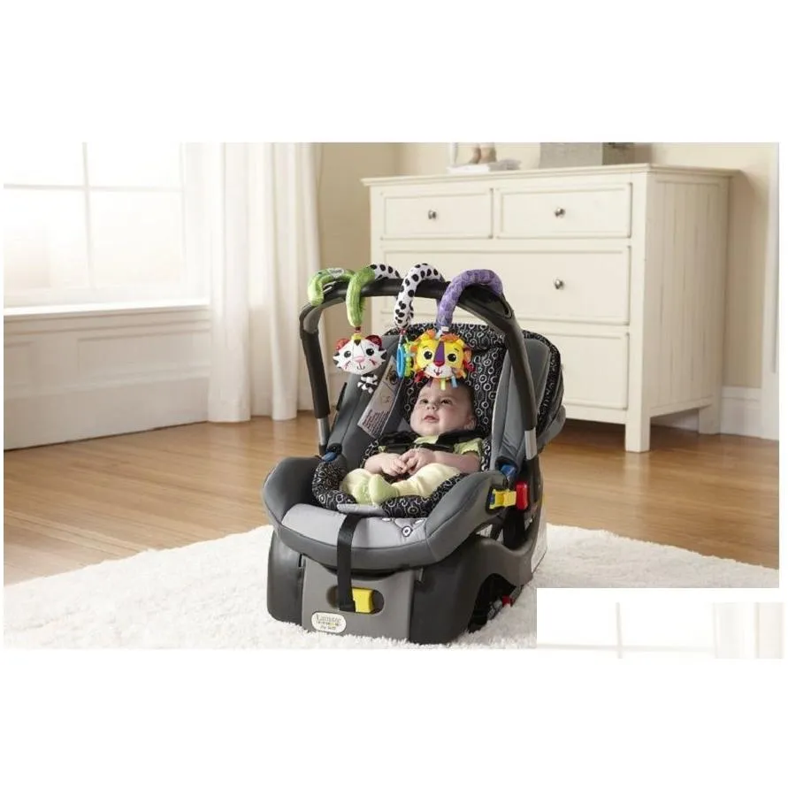 Baby label bed surrounds mobile the color labels lathe to hang dolls, babys comfort toys interact with each other cultivate grasping