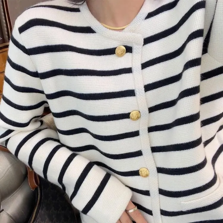 Women`s Sweaters Spring Autumn Black White Striped Knit Short Cardigan Women Korean Fashion Sweater Casual Elegant Long Sleeve TopWomen`s