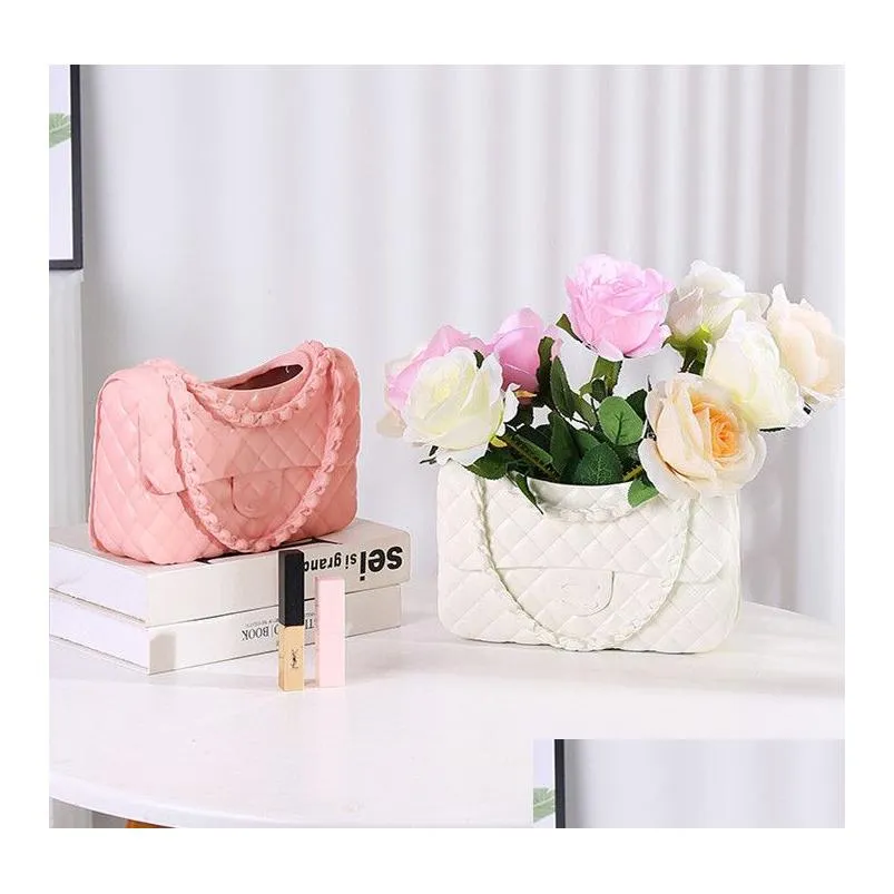 Designer bag shape vase home tabletop decoration vase personalized solid color chain bag vase dry flower decoration basket decoration vase white black