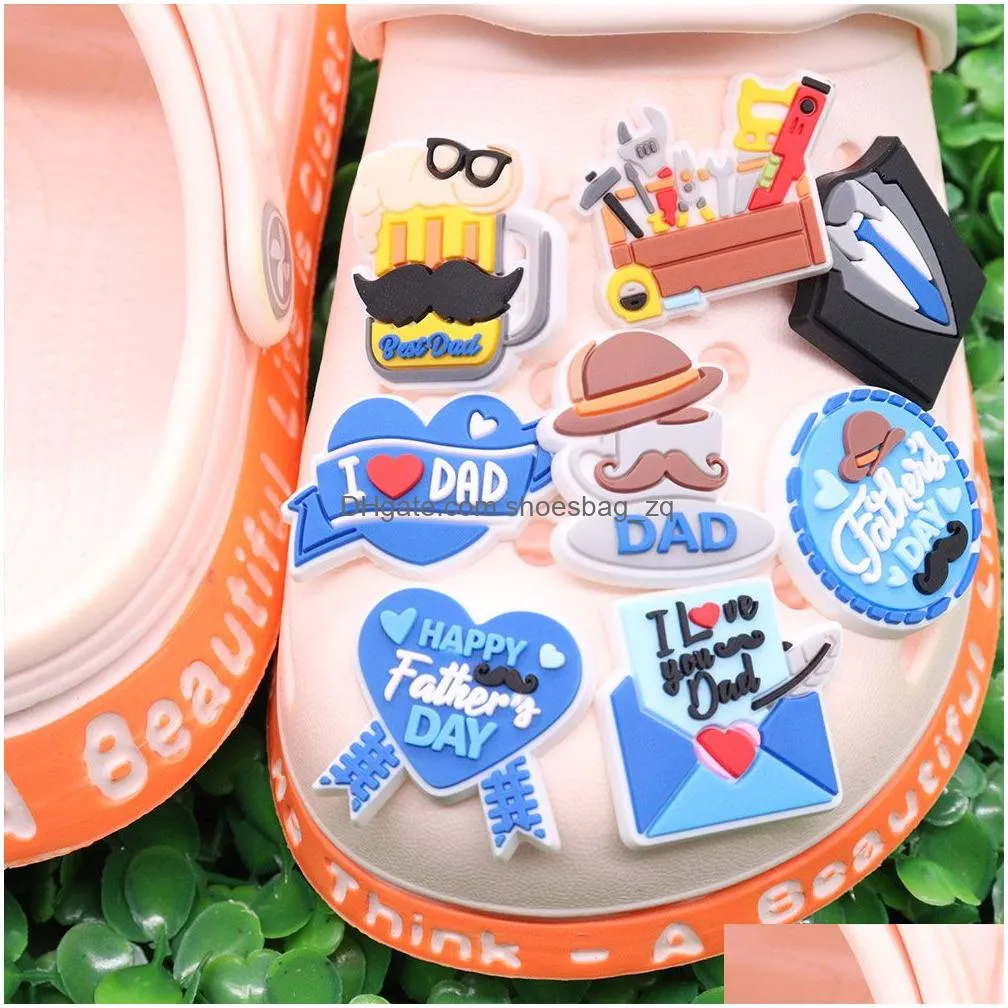 Wholesale 100Pcs PVC Happy Father`s Day I Love You Beer Heart Dad Suit Garden Shoe Buckle Boys Girls Accessories For Backpack Charms Button