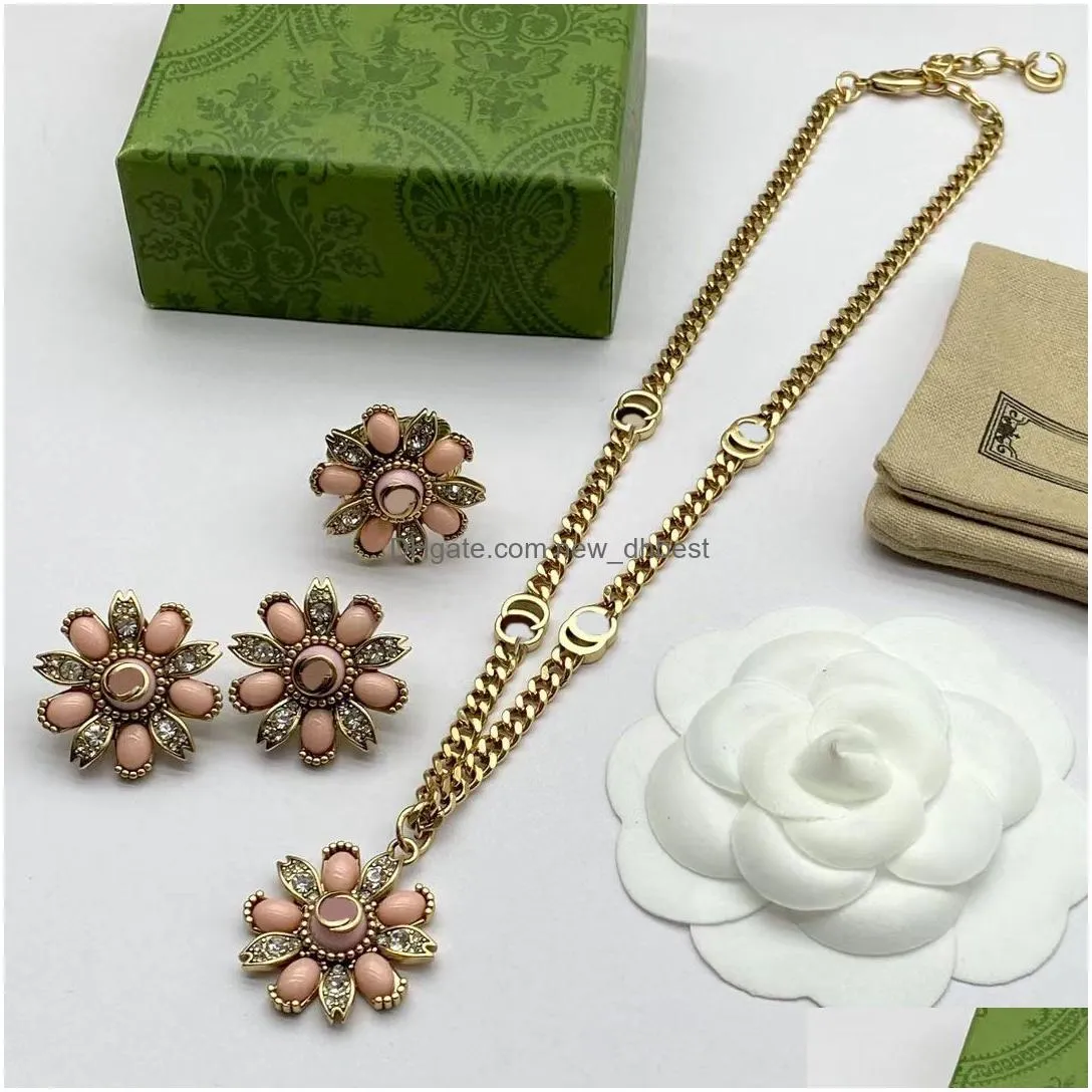 Wedding Jewelry Sets Earrings Necklace Three Synthetic Ring New Style Fashion Light Luxury Series Brand Flowers Aretes Drop Delivery Dhetb
