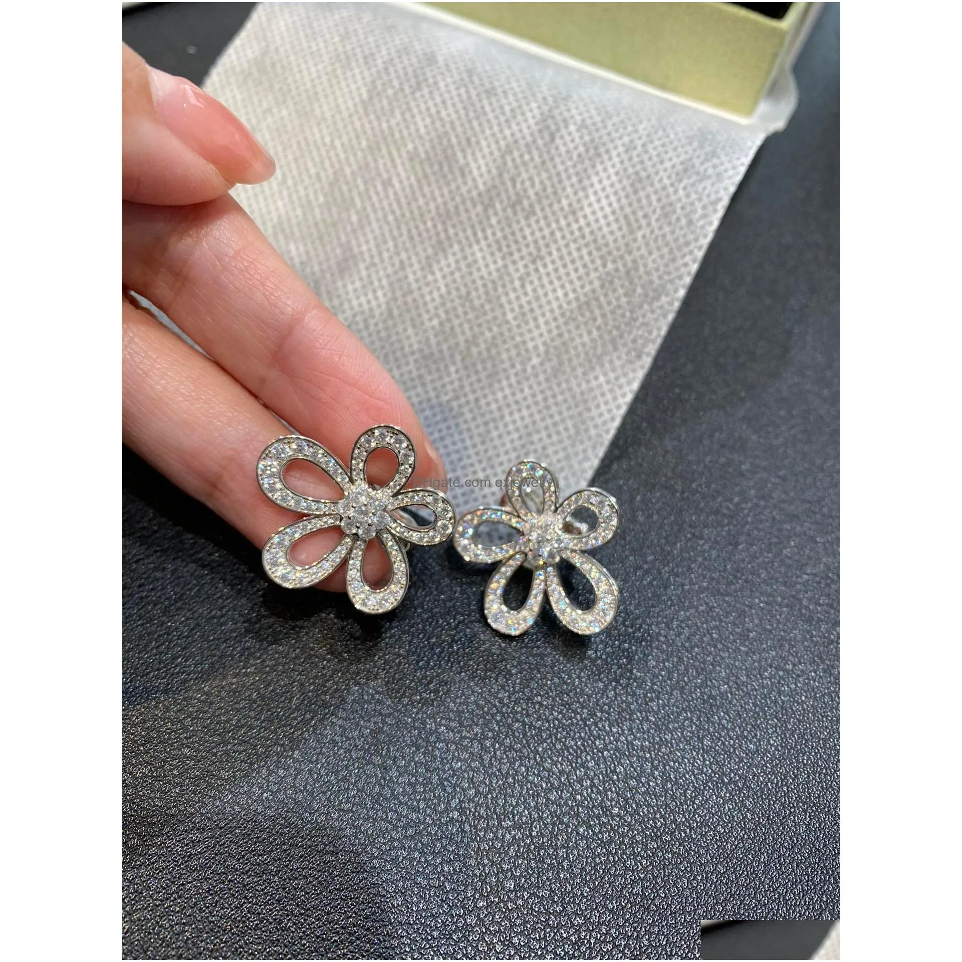 Bracelet, Earrings & Necklace 2023 New Fashion Top Classic Designer Classic4 Four Leaf Clover / Bracelet Pendants Mother-Of-Pearl For Dhlpm