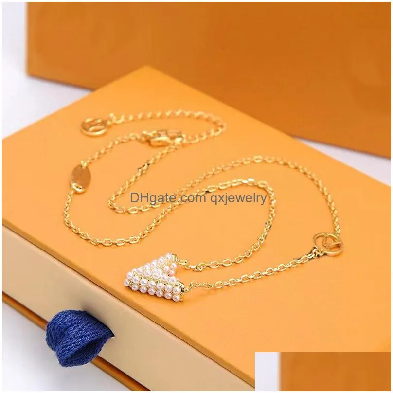 Pendant Necklaces Designer Gold Color Necklace Women V Letters Womens Pendants Pearl Ladies Chains Jewlery Chd23082521 Capsboys Drop D Dhqsy