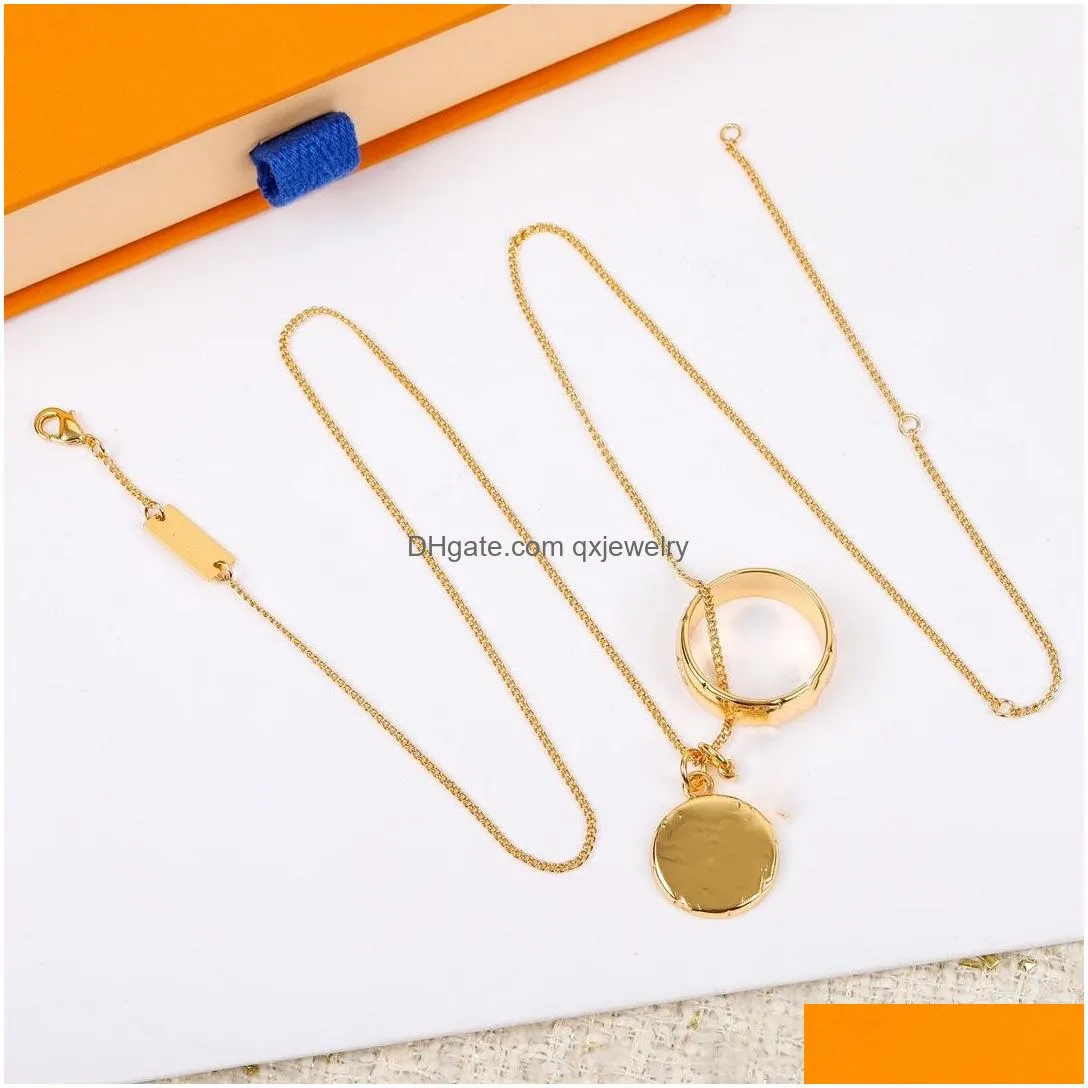 Bracelet & Necklace 2023 Latest Fashion Look -Selling Costume Accessories New Style Pendant Classic Women Men Gift Luxury Necklaces D Dhyuj