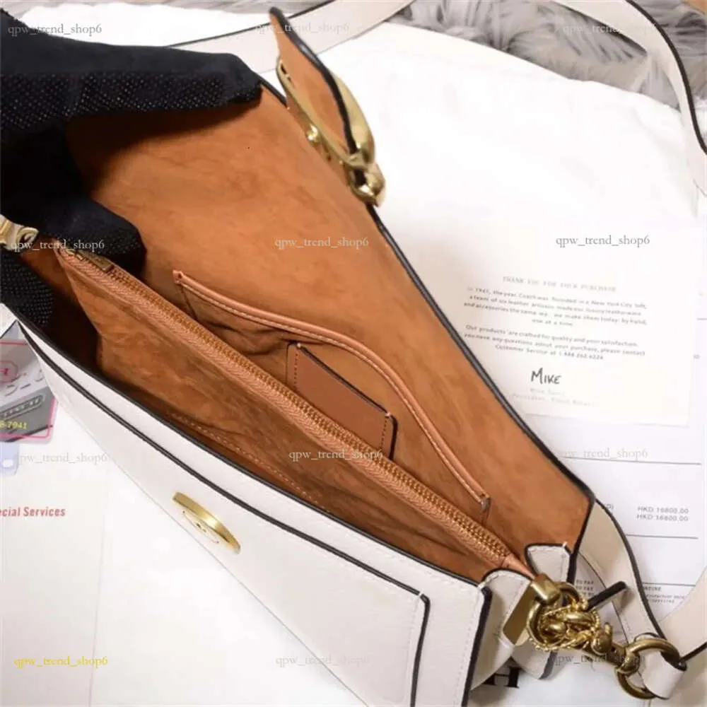 Womens luxurys handbag sacoche designer bag white crossbody tabby bag tote leather baguette embossed bag mirror quality crossbody fashion satchel envelope bag