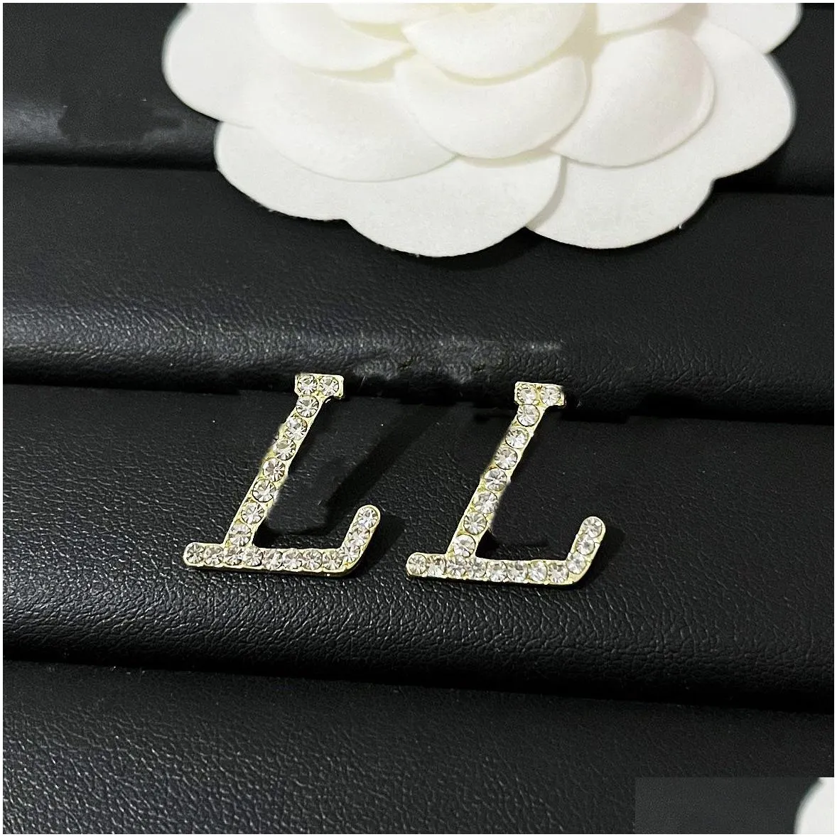 Luxury Brand Stud Earrings Womens Designer Gold Silver Diamond Earring Jewelry Ladies Fashion Letter Earings
