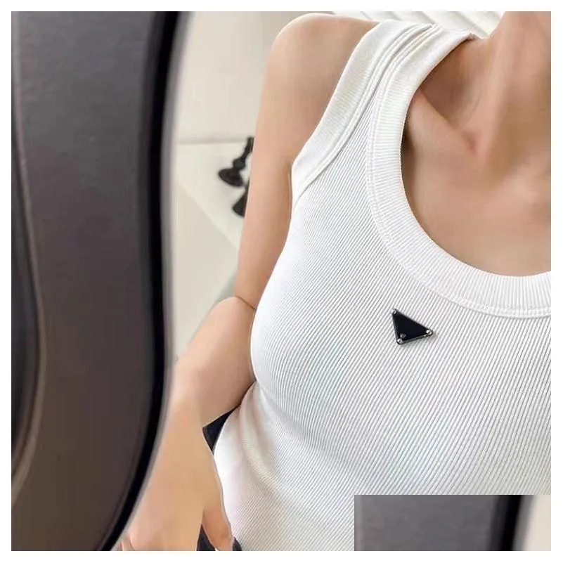 Luxury Designer Womens T Shirts Summer Women Tops Tees Crop Top Embroidery Sexy Off Shoulder Black Tank Top Casual Sleeveless Backless Top Shirts Solid Color