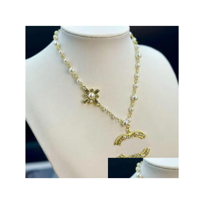 18K Gold Plated Luxury Brand Designer Pendants Necklaces Crystal Pearl Titanium Brand Letter Choker Pendant Necklace Sweater Chain Jewelry Accessories