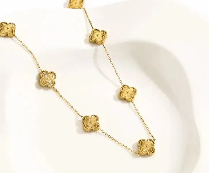 Designer cleef Clover Necklace Women Four Leaf van Clover Pendant Necklaces Bracelet Earring Jewelry Womens Engagement Gift