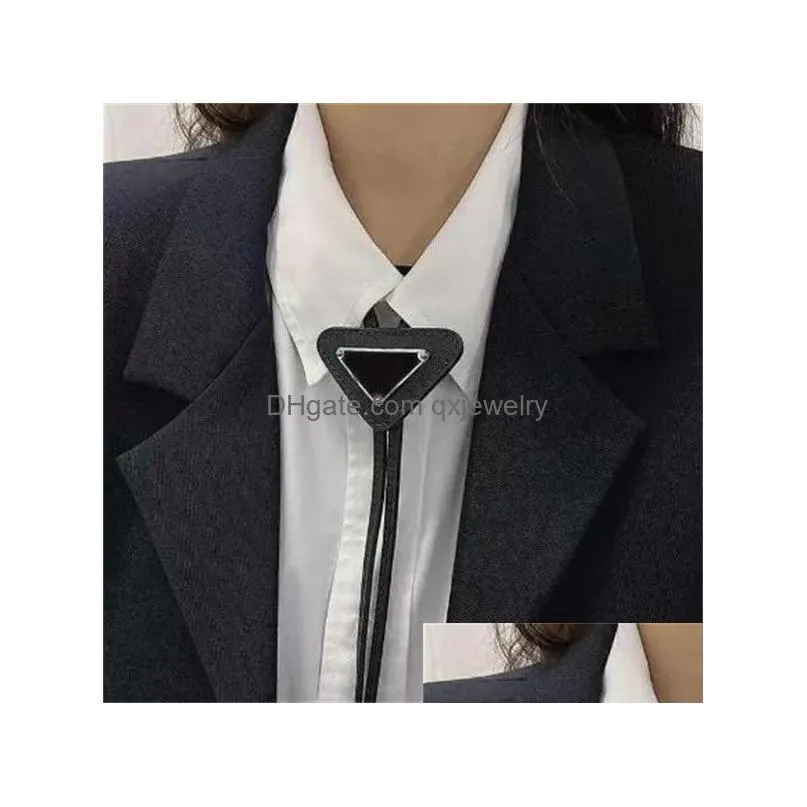 Cravat Top Designer Ties Fashion Leather Bow Mens And Womens With Patterned Letter Fur Solid Color 4 Colors Gc2461 Drop Delivery Acce Dhljk
