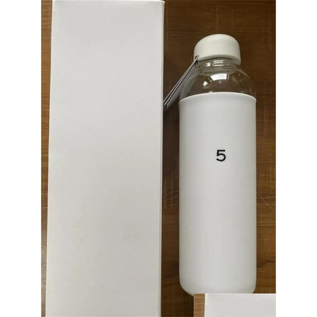 Glass Water Bottle Limited Edition 590ml Sports Gym Bottles with Gift Box for Men Women 100147 Heads