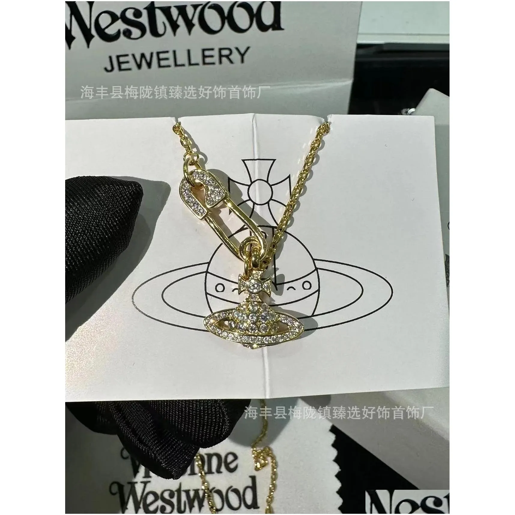 Designer Lin Zhou Pin Full Diamond Saturn Chain Necklace Women`s Shining Full Diamond Pin Stacked Chain Collar chain