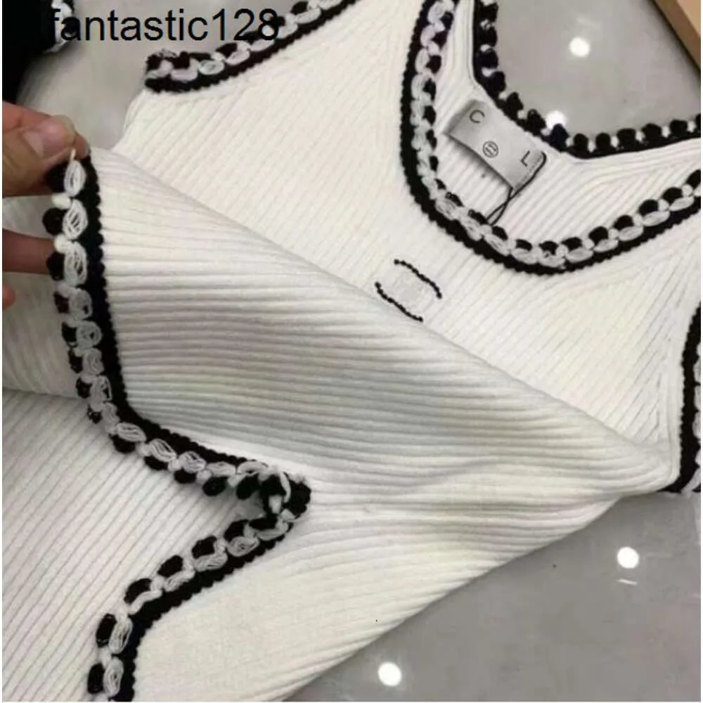 Anagram-embroidered Women Tanks Camis Cotton-blend Tank Tops Two C Letters Designer Skirts Yoga Suit CHANNEL Dress Bra Vest Ladies Solid Vintage T Shirt