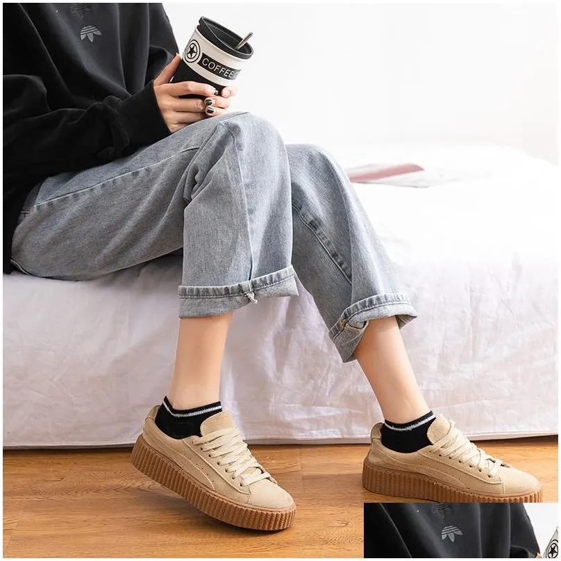 Hot sale Tide Embroidery Girls Sock Slippers Hip Hop Personality Female Skateboard Socks Outdoor Breathable Lady Cotton 20pairs/40pcs