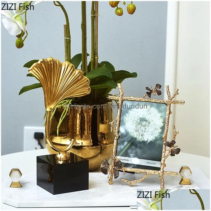Paintings 6 7 10Inch Nordic Vintage Metal Butterfly P Family Portrait Nightstand Desktop Square Golden Picture Frames Home Decor