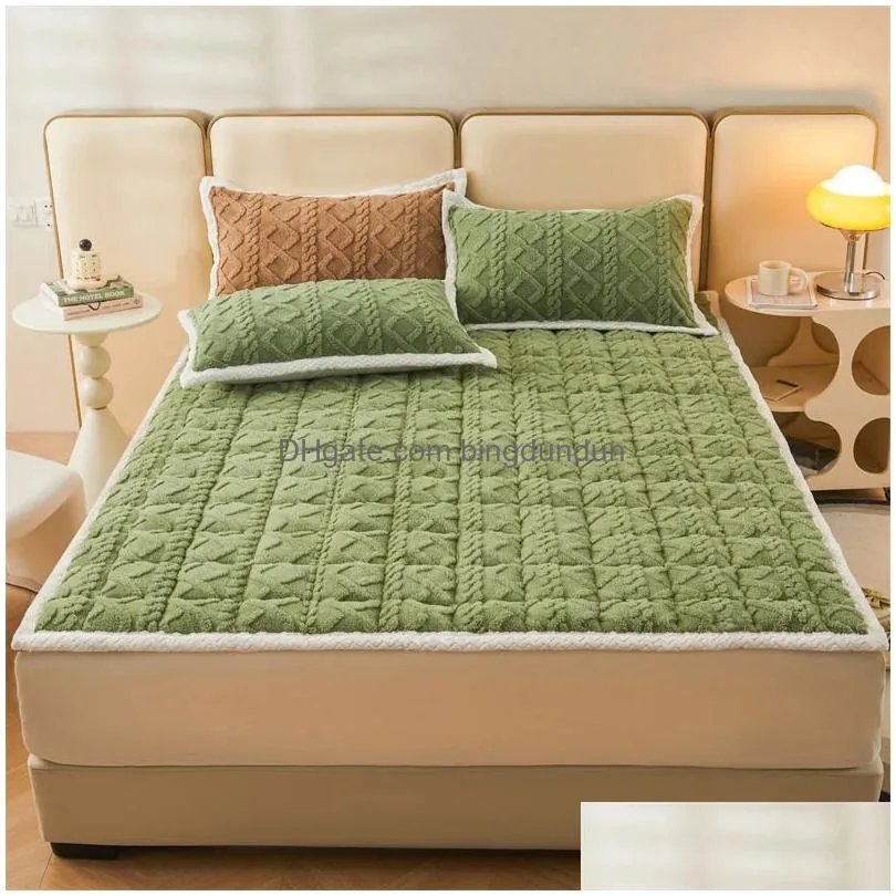 Bedding sets Quilted Mattress Pad for Winter Fleece Thick Warm Blanket Beds Solid Color Coral Bed Pads Single Queen King 231202