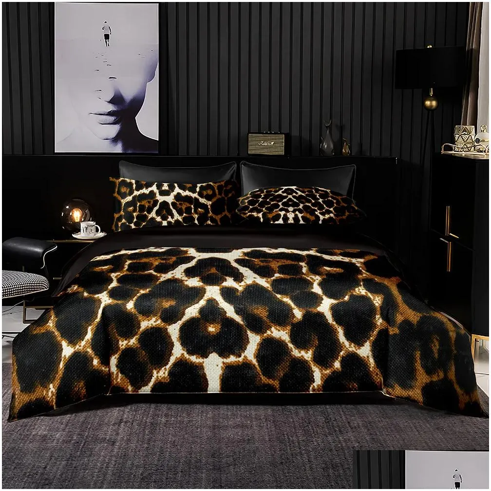 Bedding Sets Quality Set Wild Leopard Print Duvet Er With Pillowcase Tra Soft And Easy Care For King Queen Size 230715 Drop Delivery Dhnwb